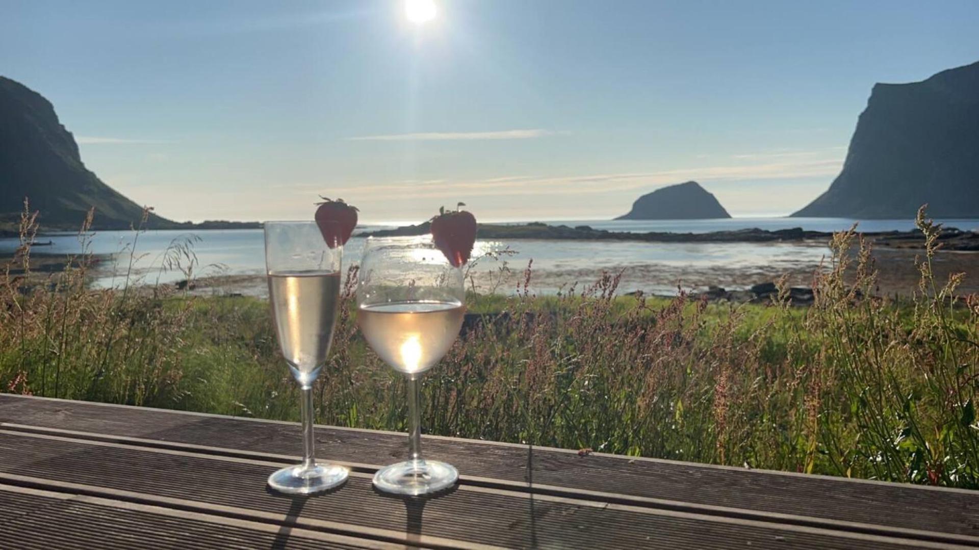 Magic Views And Walking Distance To Best Beaches 莱克内斯 外观 照片